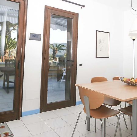 Il Porto Trilocale Nr.7 Διαμέρισμα Porto Azzurro Εξωτερικό φωτογραφία