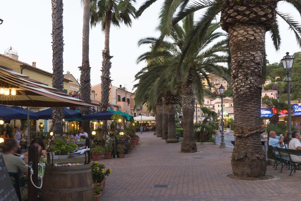 Il Porto Trilocale Nr.7 Διαμέρισμα Porto Azzurro Εξωτερικό φωτογραφία