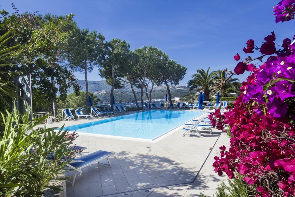 Il Porto Trilocale Nr.7 Διαμέρισμα Porto Azzurro Εξωτερικό φωτογραφία